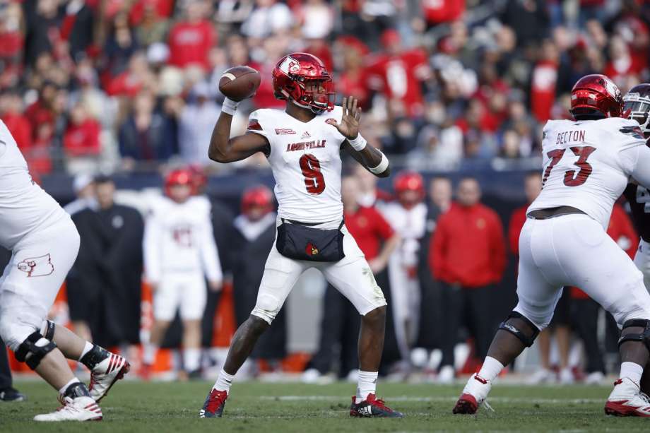 LOUISVILLE’S 2016 QUARTERBACK, LAMAR JACKSON, IS COLLECTING AWARDS NOW, AND WILL BE COLLECTING NFL CHECKS AT THE NEXT LEVEL, GOING FORWARD