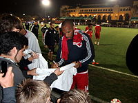 Thierry_Henry_signing_autographs
