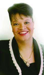 Meet Valerie Daniels-Carter, minority owner of the Milwaukee Bucks, the Woman Behind the Largest Female-Owned Franchise Organization in the U.S.  A FEW acknowledgements of this great woman